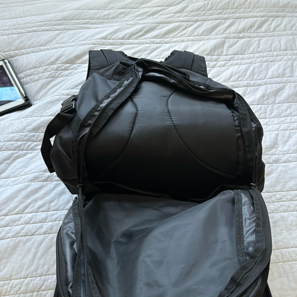 Silversea Expeditions backpack - Picture 5 of 9
